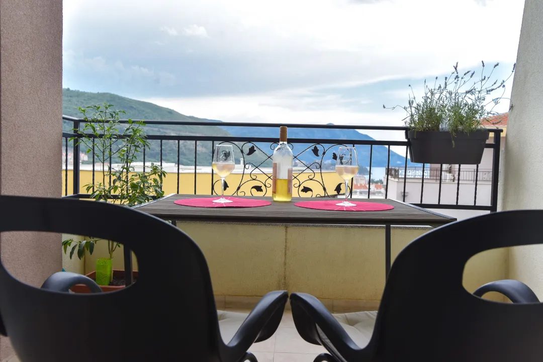 Izdavanje, jednosoban stan, 46m², Dubovica, Budva