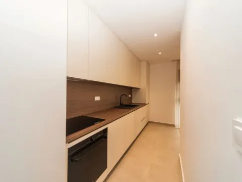 Izdavanje, dvosoban stan, 74m², City Kvart, Podgorica - image 3