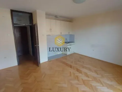 Prodaja, stan, 31m², Malo Brdo, Podgorica - image 2