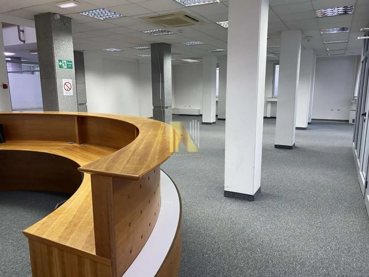 Rent, office space, 352m², Bulevar Oslobodjenja, Novi Sad Sve Podlokacije