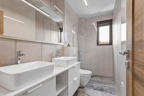 Rent, three bedroom apartment, 81m², Porto Montenegro, Tivat - image 8