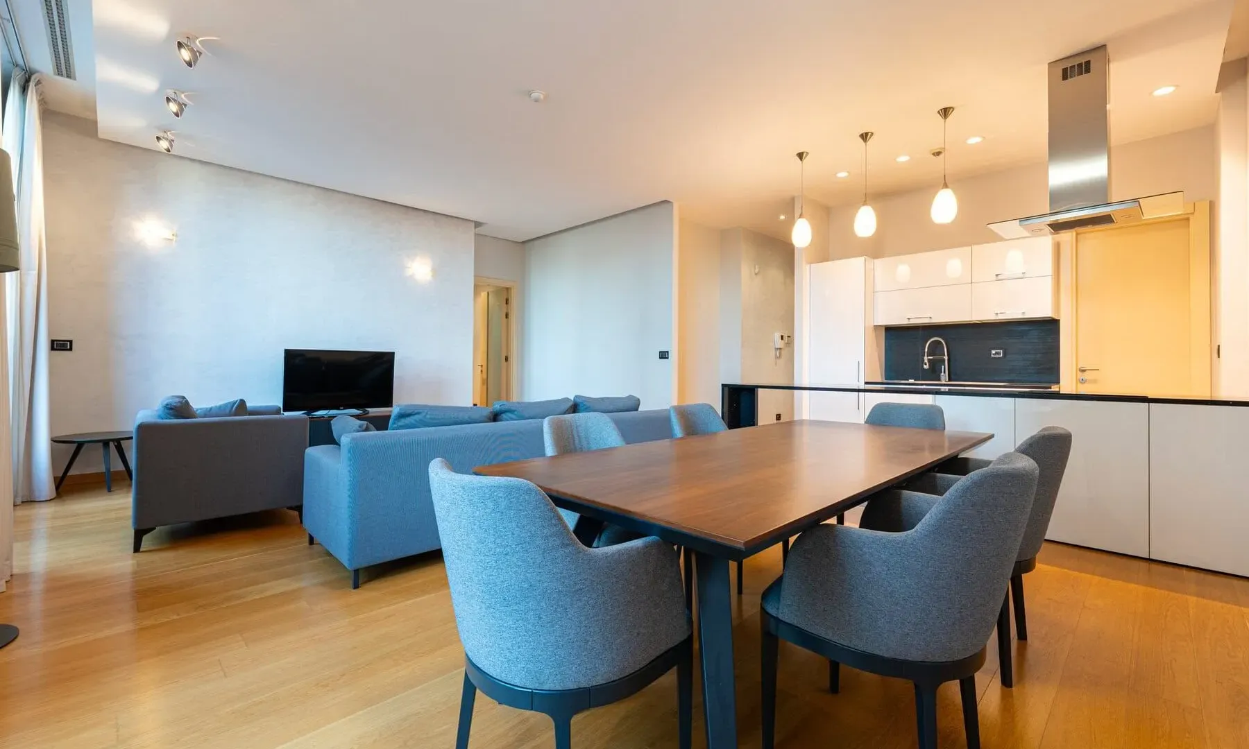 Prodaja, dvosoban stan, 106m², Kod Capital Plaze, Podgorica