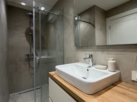 Izdavanje, jednosoban stan, 46m², Tološka šuma, Podgorica - image 9