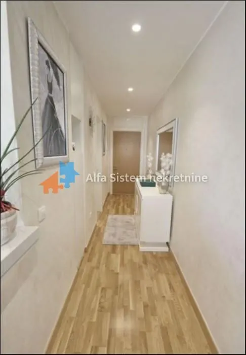 Rent, four bedroom apartment, 90m², Savski Venac, Beograd