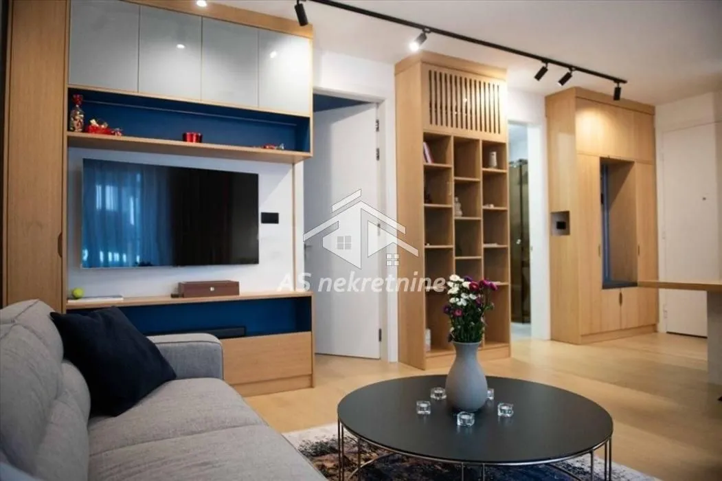 Izdavanje, dvosoban stan, 60m², Čubura, Beograd