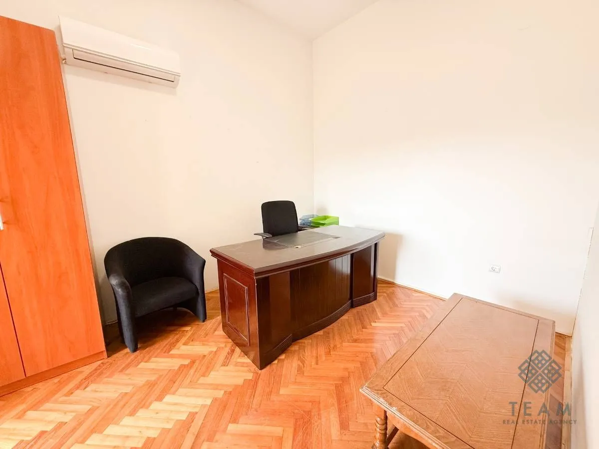 Rent, house, 460m², Gorica C, Podgorica