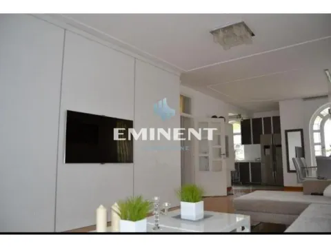 Izdavanje, četvorosoban stan, 110m², Savski Venac, Beograd - image 3