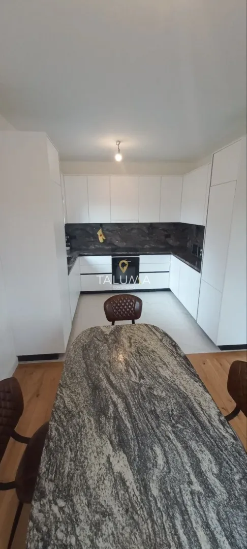 Izdavanje, stan, 180m², Gornja Gorica, Podgorica