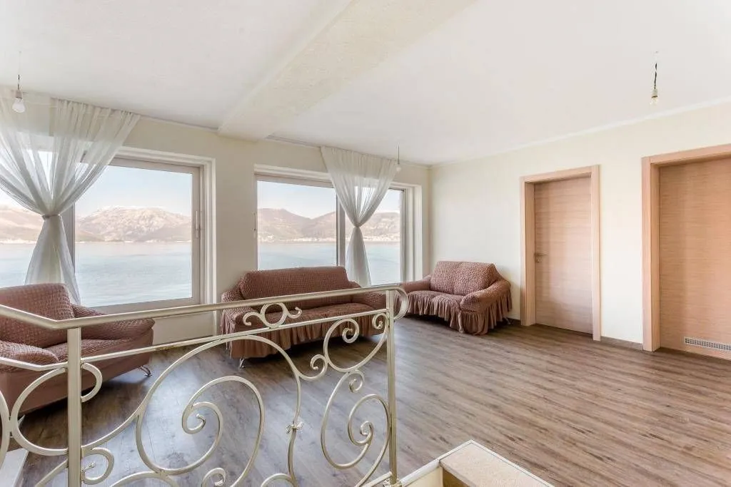 Prodaja, kuća, 240m², Krašići, Tivat