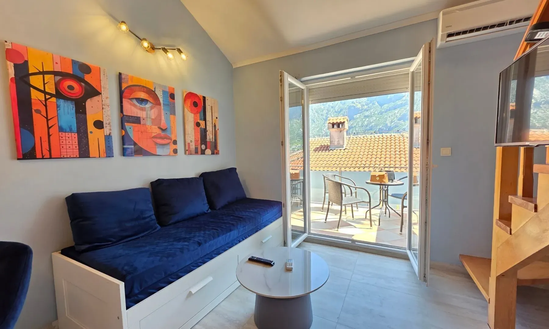 Sale, three bedroom apartment, 115m², Prčanj, Kotor