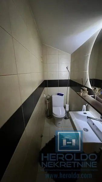 Prodaja, trosoban stan, 71m², Centar, Jagodina