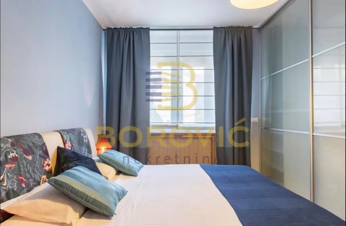 Prodaja, trosoban stan, 77m², Skadarlija, Beograd