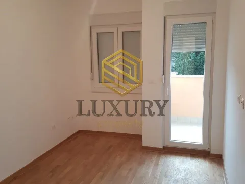 Izdavanje, jednosoban stan, 43m², City Kej, Podgorica - image 10