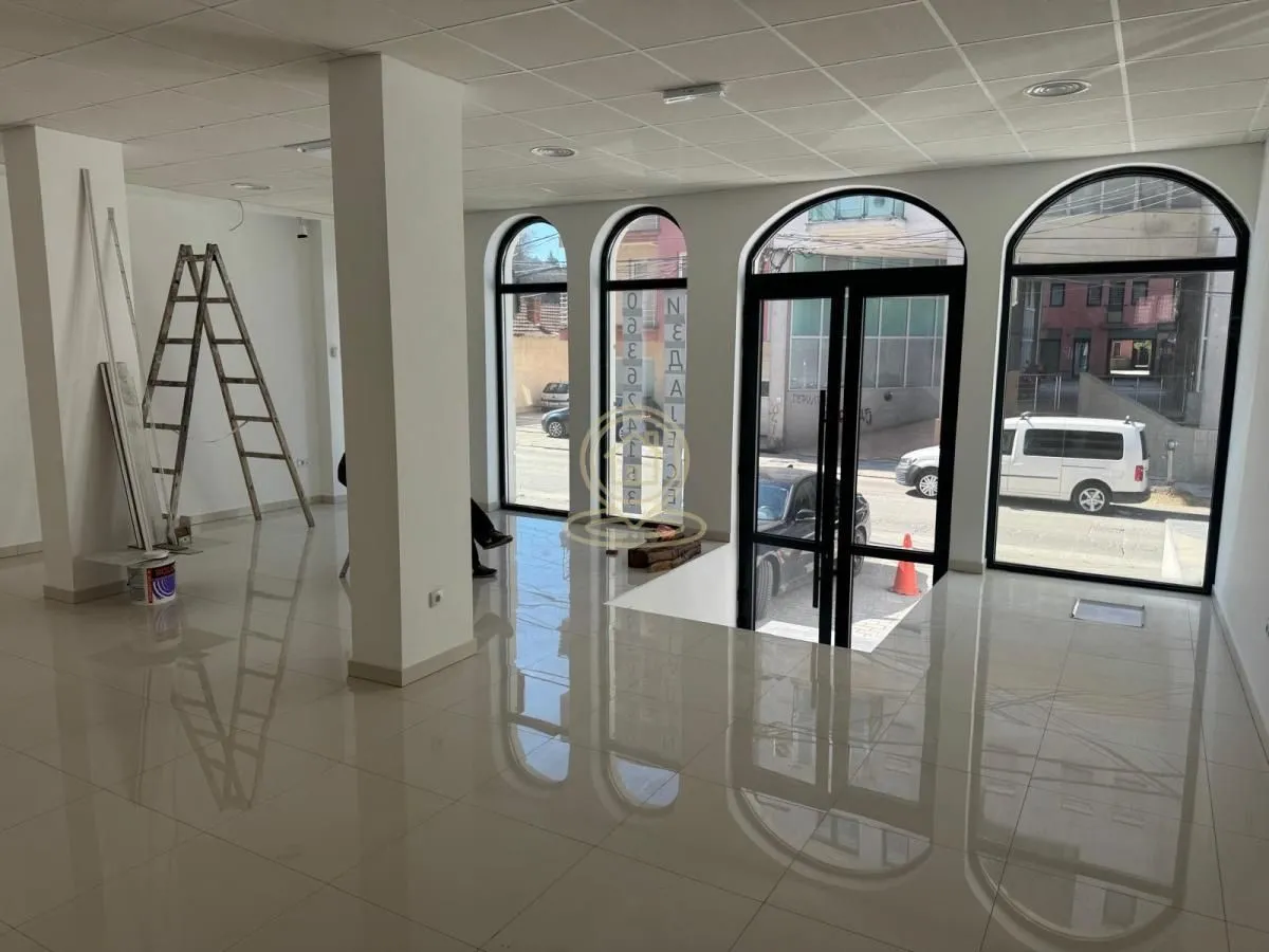 Rent, office space, 140m², Centar, Kragujevac