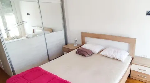 Izdavanje, jednosoban stan, 43m², City Kvart, Podgorica - image 2