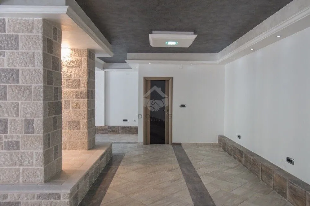 Sale, office space, 102m², Herceg Novi, Crna Gora