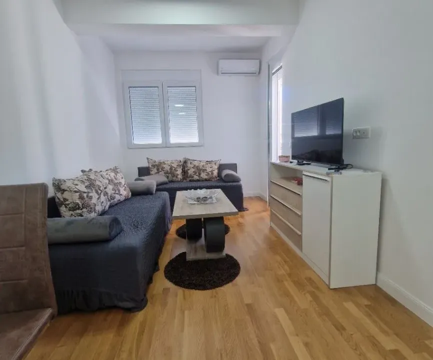 Rent, one bedroom apartment, 48m², Centar, Bar