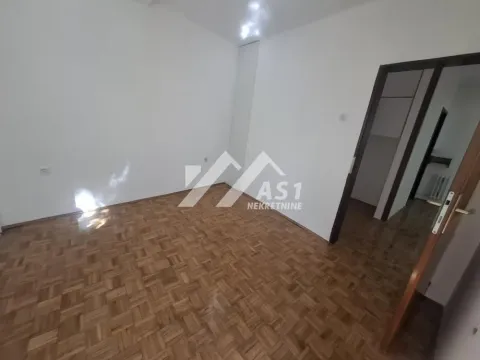 Izdavanje, dvosoban stan, 46m², Centar, Novi Sad - image 5