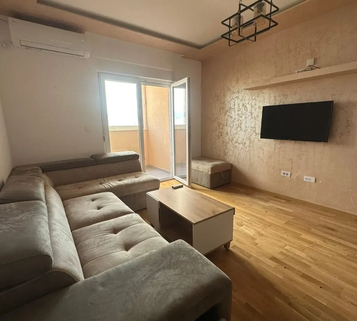 Izdavanje, jednosoban stan, 48m², Tuški Put, Podgorica