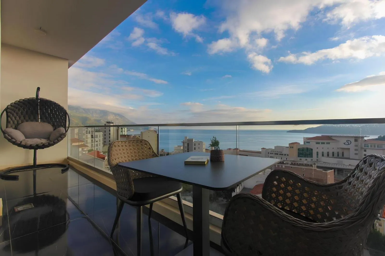 Prodaja, jednosoban stan, 50m², Bečići, Budva