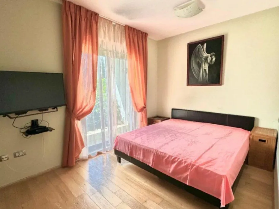 Prodaja, dvosoban stan, 102m², Dobrota, Kotor