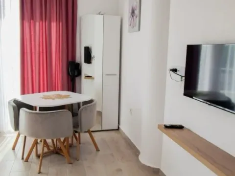 Izdavanje, garsonjera, 29m², Sutomore, Bar - image 6