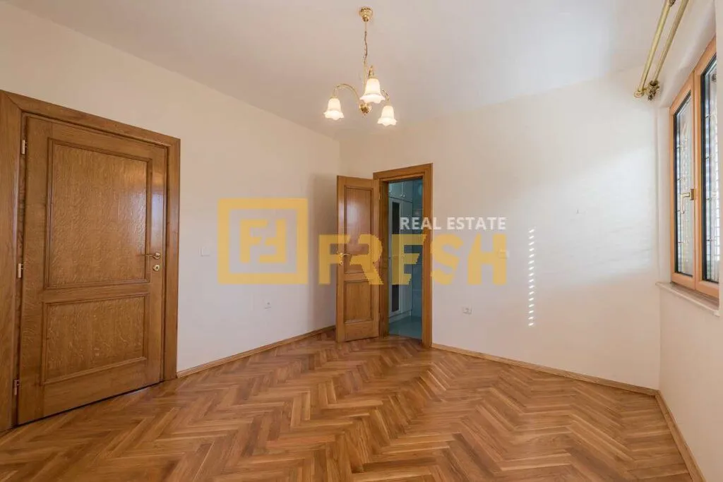 Rent, house, 370m², Zabjelo, Podgorica