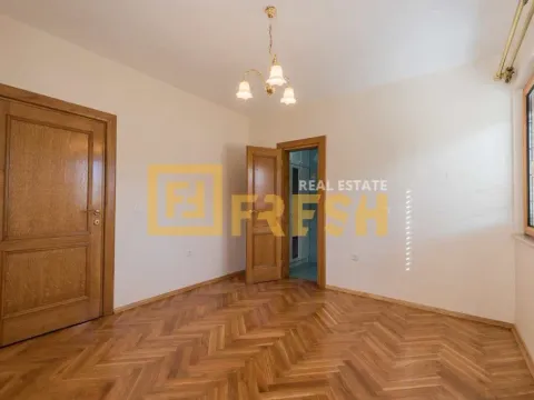 Izdavanje, kuća, 370m², Zabjelo, Podgorica - image 27