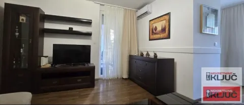 Izdavanje, dvosoban stan, 56m², Bulevar Oslobodjenja, Novi Sad Sve Podlokacije - image 5