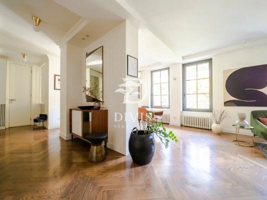 Sale, four bedroom apartment, 103m², Kalenić Pijaca, Vračar Sve Podlokacije