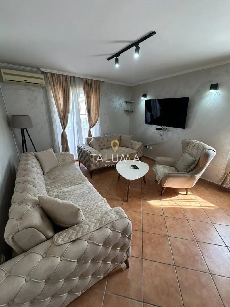 Izdavanje, stan, 200m², Gornja Gorica, Podgorica