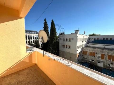 Izdavanje, dvosoban stan, 80m², Centar, Podgorica - image 5