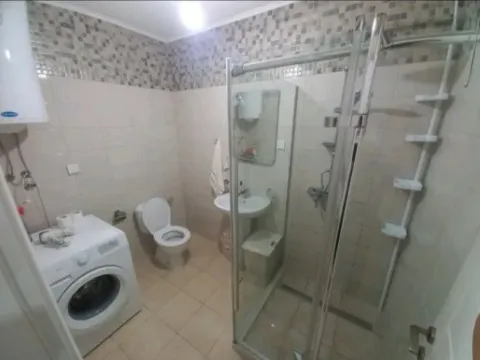 Izdavanje, dvosoban stan, 55m², Stari Aerodrom, Podgorica - image 7