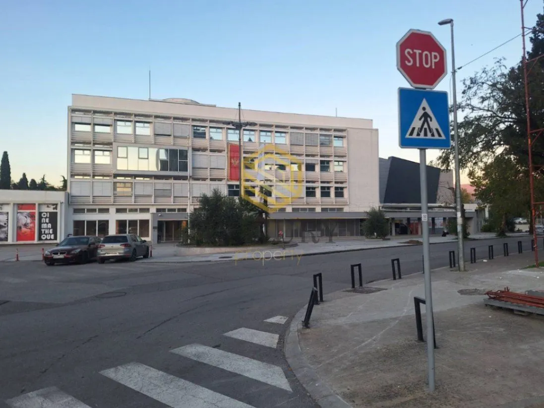 Rent, one bedroom apartment, 38m², Centar, Podgorica