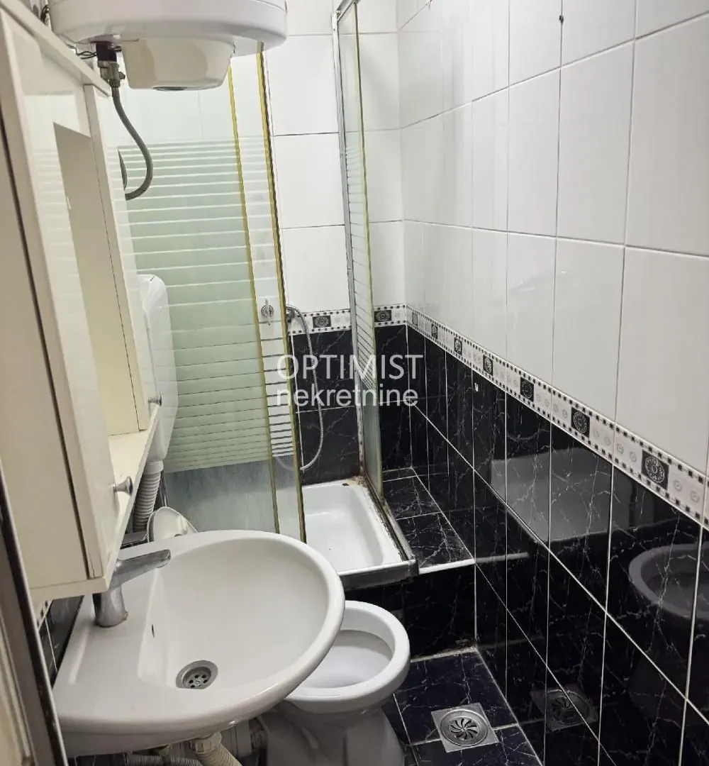 Prodaja, stan, 17m², Južni Bulevar, Vračar Sve Podlokacije