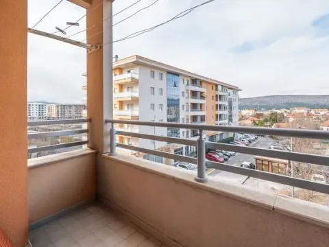 Prodaja, dvosoban stan, 53m², City Kvart, Podgorica - image 1