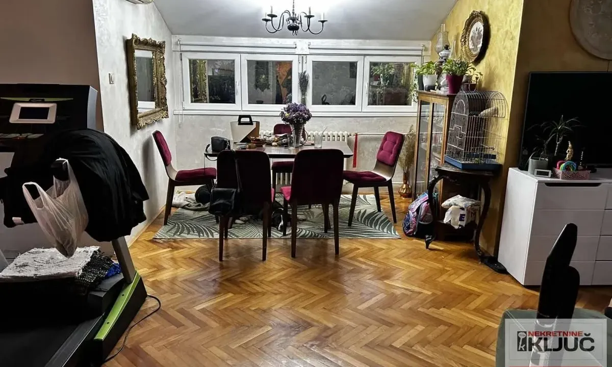Prodaja, trosoban stan, 99m², Sajmište, Novi Sad