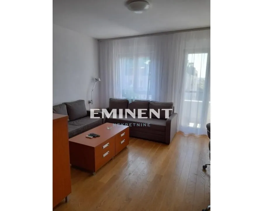 Izdavanje, stan, 33m², Crveni Krst, Beograd