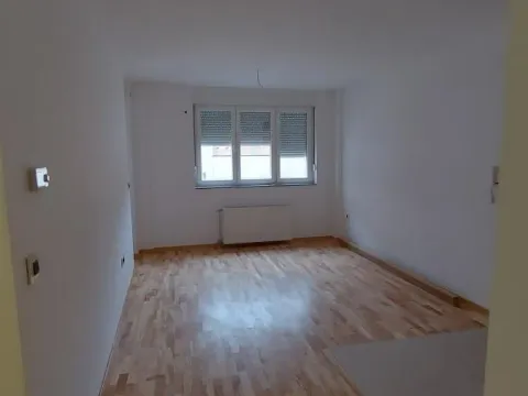 Izdavanje, dvosoban stan, 45m², Petrovaradin, Novi Sad - image 2