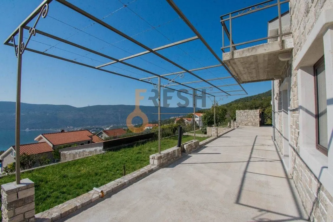 Prodaja, kuća, 300m², Herceg Novi, Crna Gora