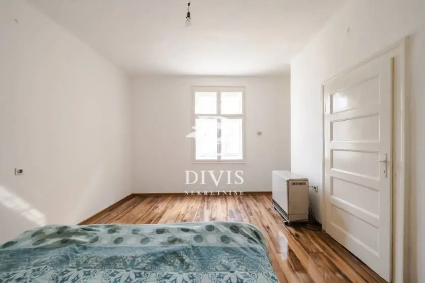 Sale, three bedroom apartment, 68m², Vračar Sve Podlokacije, Beograd