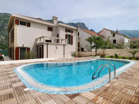 Sale, house, 497m², Prčanj, Kotor - image 17