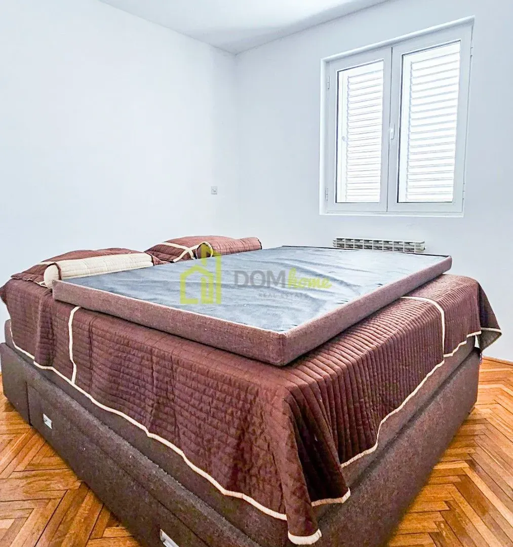 Sale, house, 350m², Momišići, Podgorica