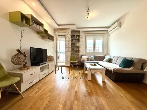 Izdavanje, jednosoban stan, 47m², City Kvart, Podgorica - image 1
