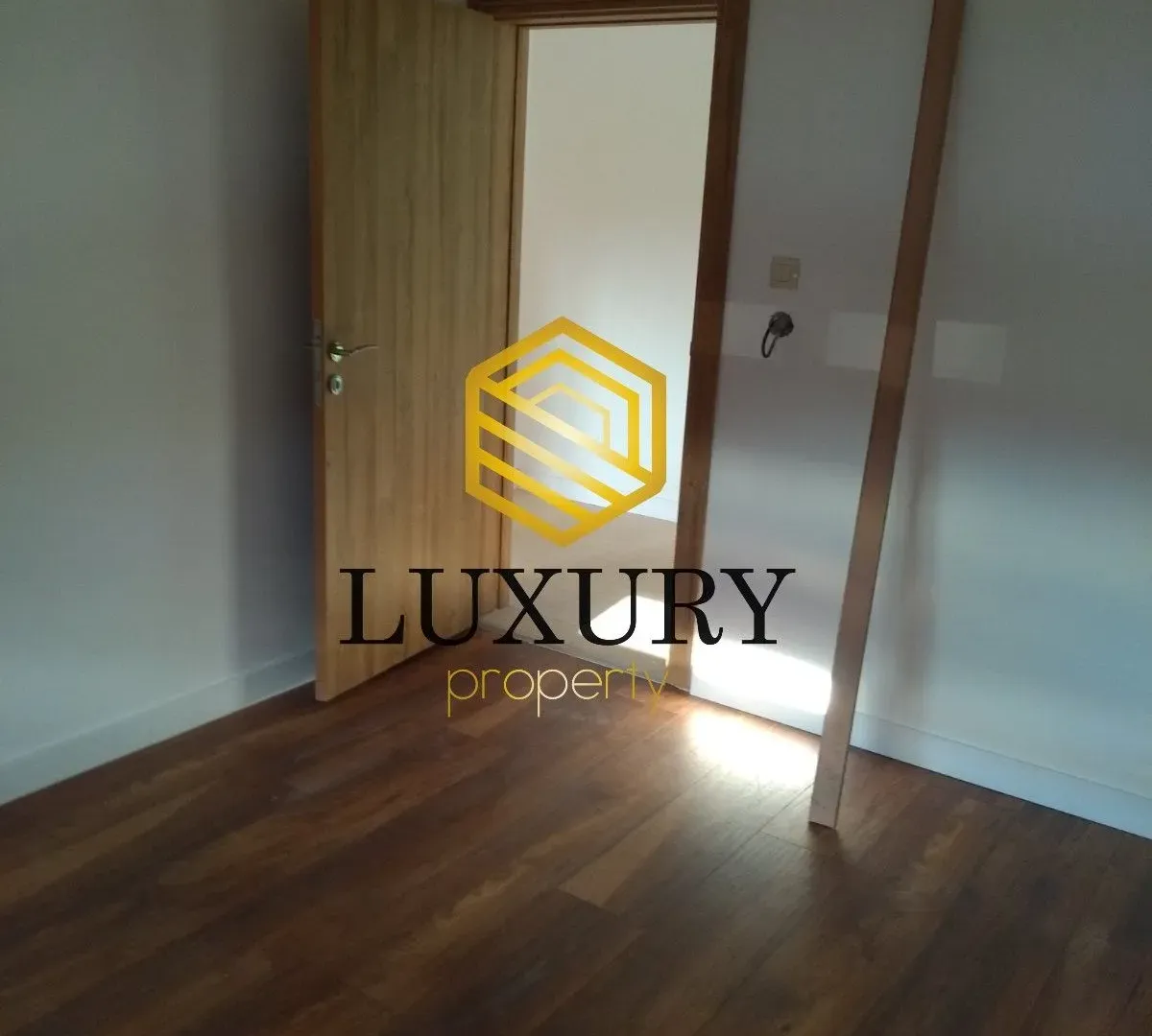 Izdavanje, kuća, 140m², Velje Brdo, Podgorica