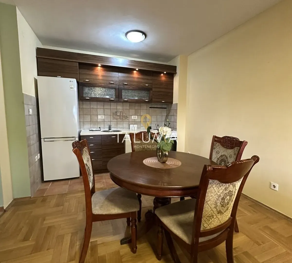 Izdavanje, jednosoban stan, 50m², Stari Aerodrom, Podgorica