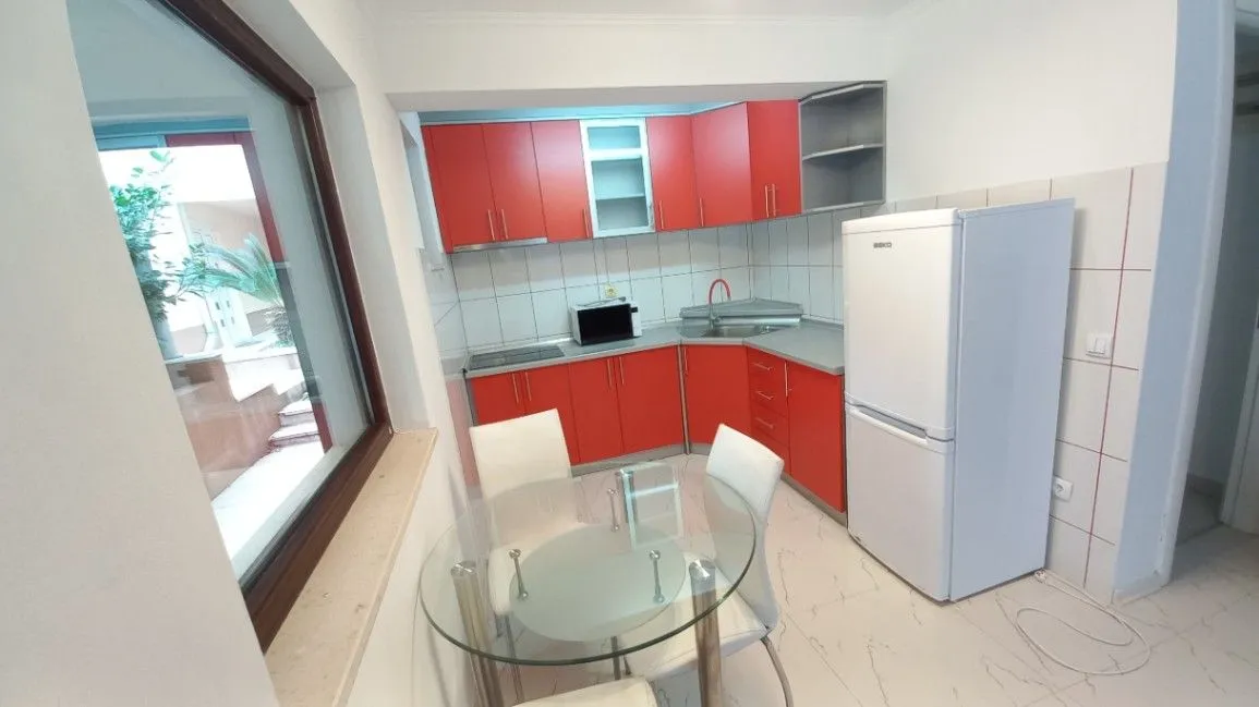 Izdavanje, jednosoban stan, 43m², Đenovići, Herceg Novi