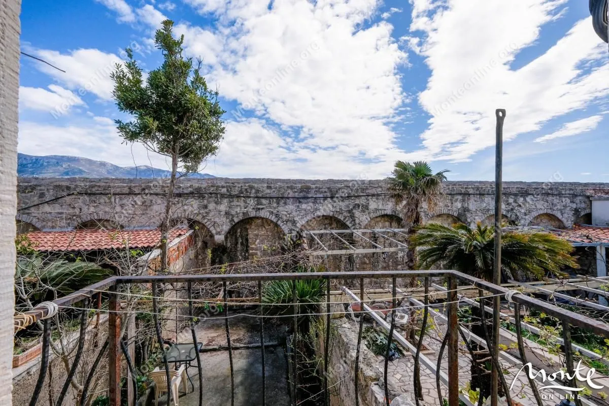 Sale, house, 91m², Stari Grad, Budva