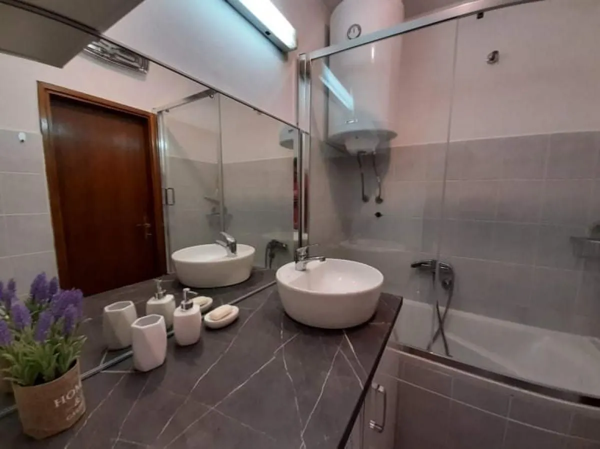 Rent, one bedroom apartment, 63m², Tivat, Crna Gora
