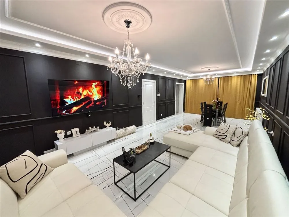 Prodaja, kuća, 222m², Borča Sve Podlokacije, Beograd